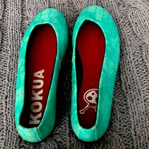 Kokua teal flats. Size 35